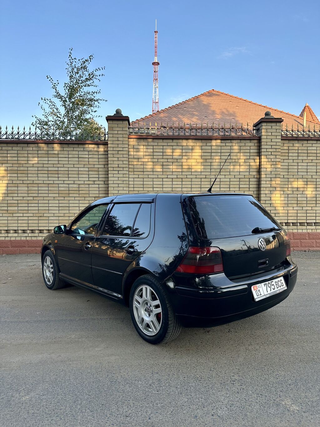Volkswagen Golf: 2000 г., 2 л, Механика, Бензин, Хэтчбэк: фото 3