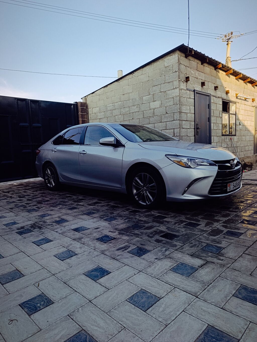 Toyota Camry: 2017 г., 2.5 л, Автомат, Гибрид, Седан: фото 1