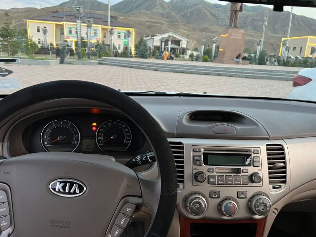 Kia : 2005 г., 2 л, Автомат, Бензин, Седан: фото 3