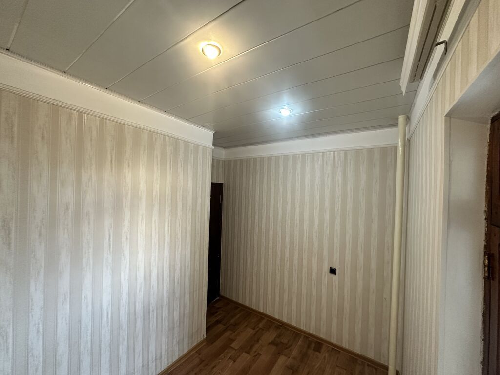 1 otaqdan iki otağa düzəlib mənzil mətbəxdə qaz plitəsi,otaqda