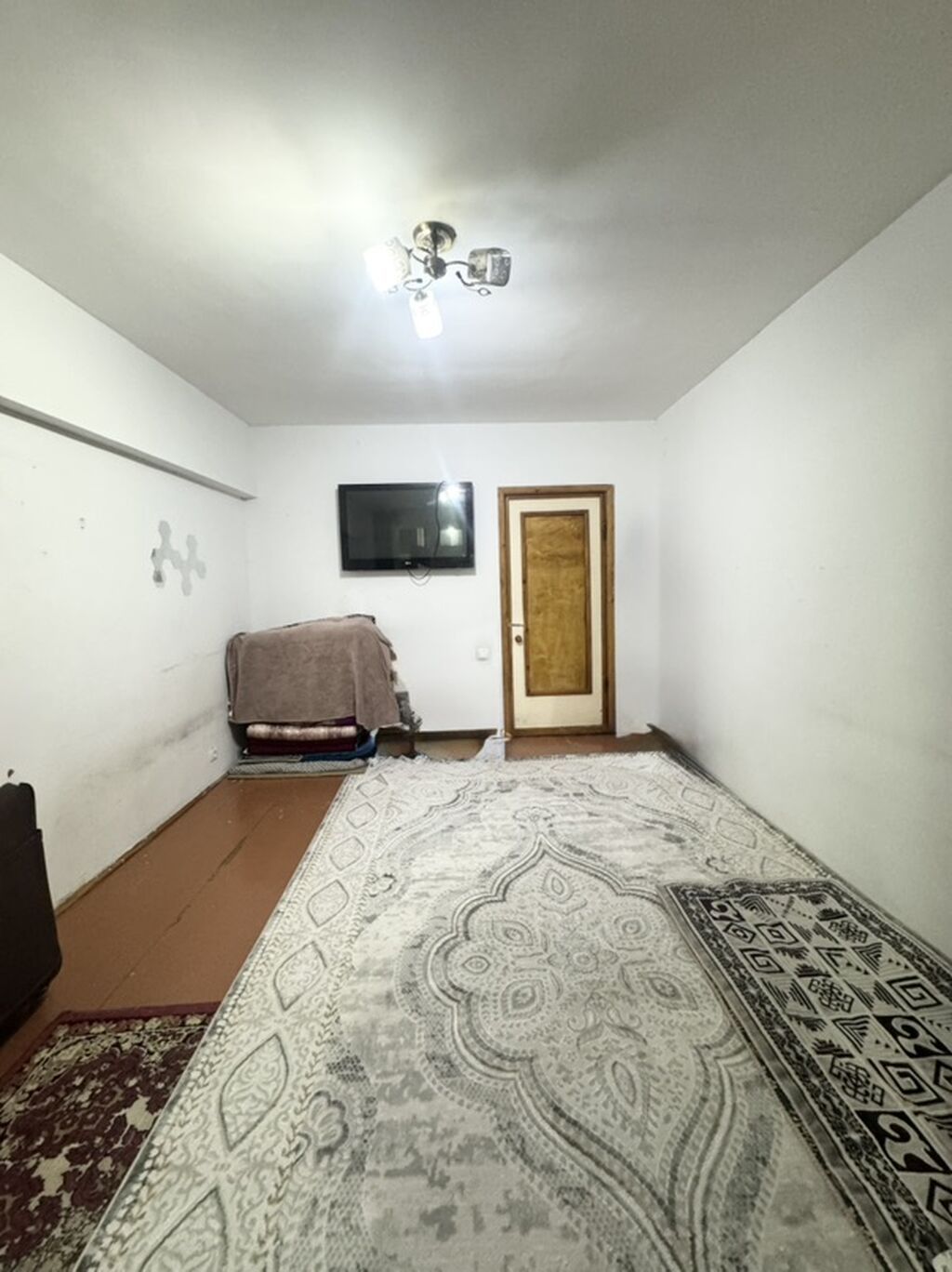 2 комнаты, 46 м², ТЦ Весна Индивидуалка, 1 этаж, Старый ремонт: фото 2