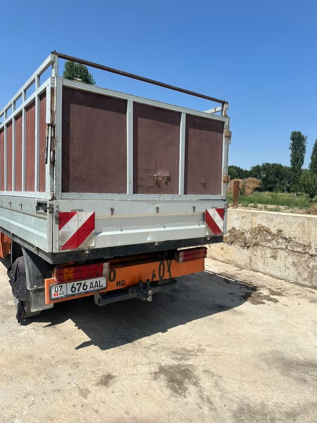 Продаётся бортовой грузовик Mercedes-Benz Sprinter (двухрядная кабина): фото 2
