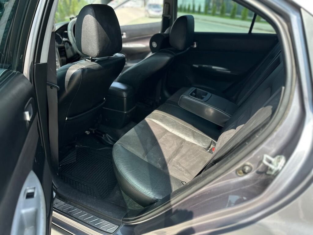 Mazda Atenza: 2004 г., 2.3 л, Автомат, Бензин, Седан: фото 8