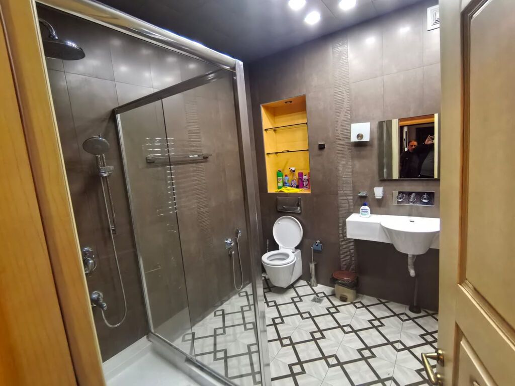 ✨ Tibb Universitetinin Yanında, "Avtoservis MTK"-da 195 m² 4 Otaqdan 3