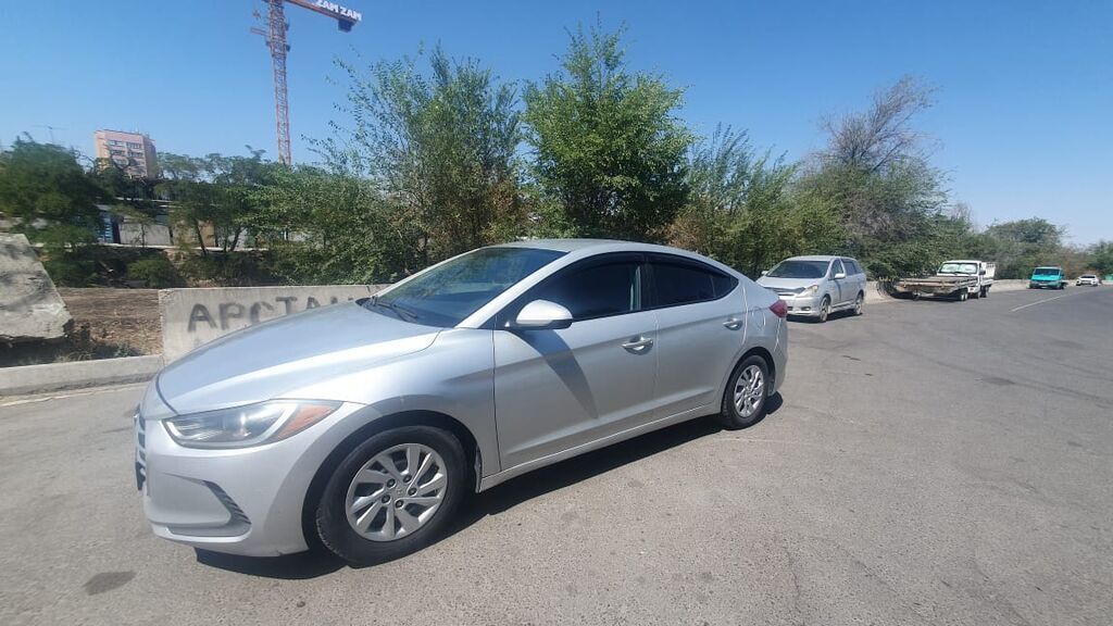 Hyundai Elantra: 2017 г., 2 л, Автомат, Бензин, Седан: фото 3
