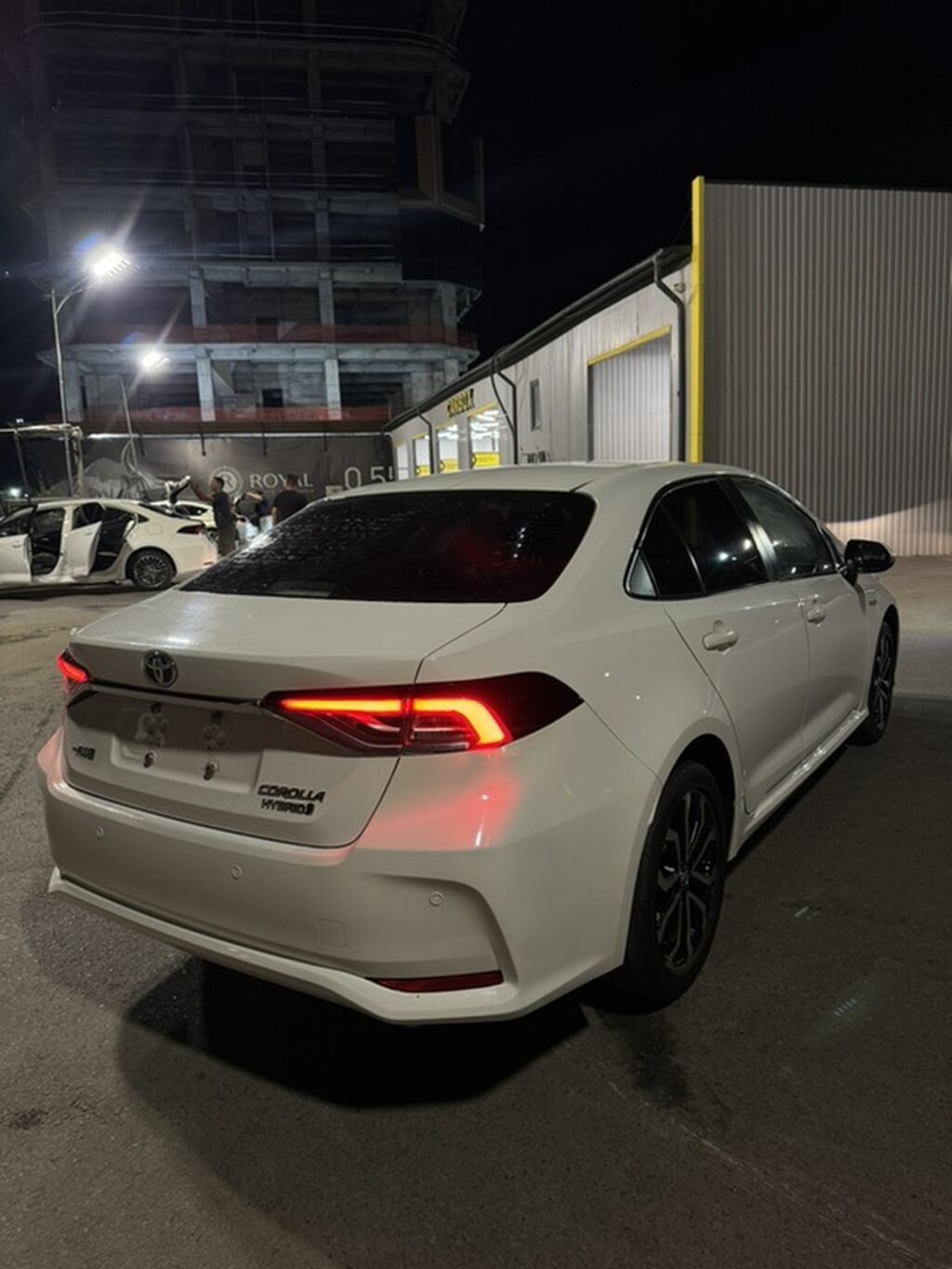 Toyota Corolla: 2022 г., 1.8 л, Автомат, Гибрид, Седан: фото 4
