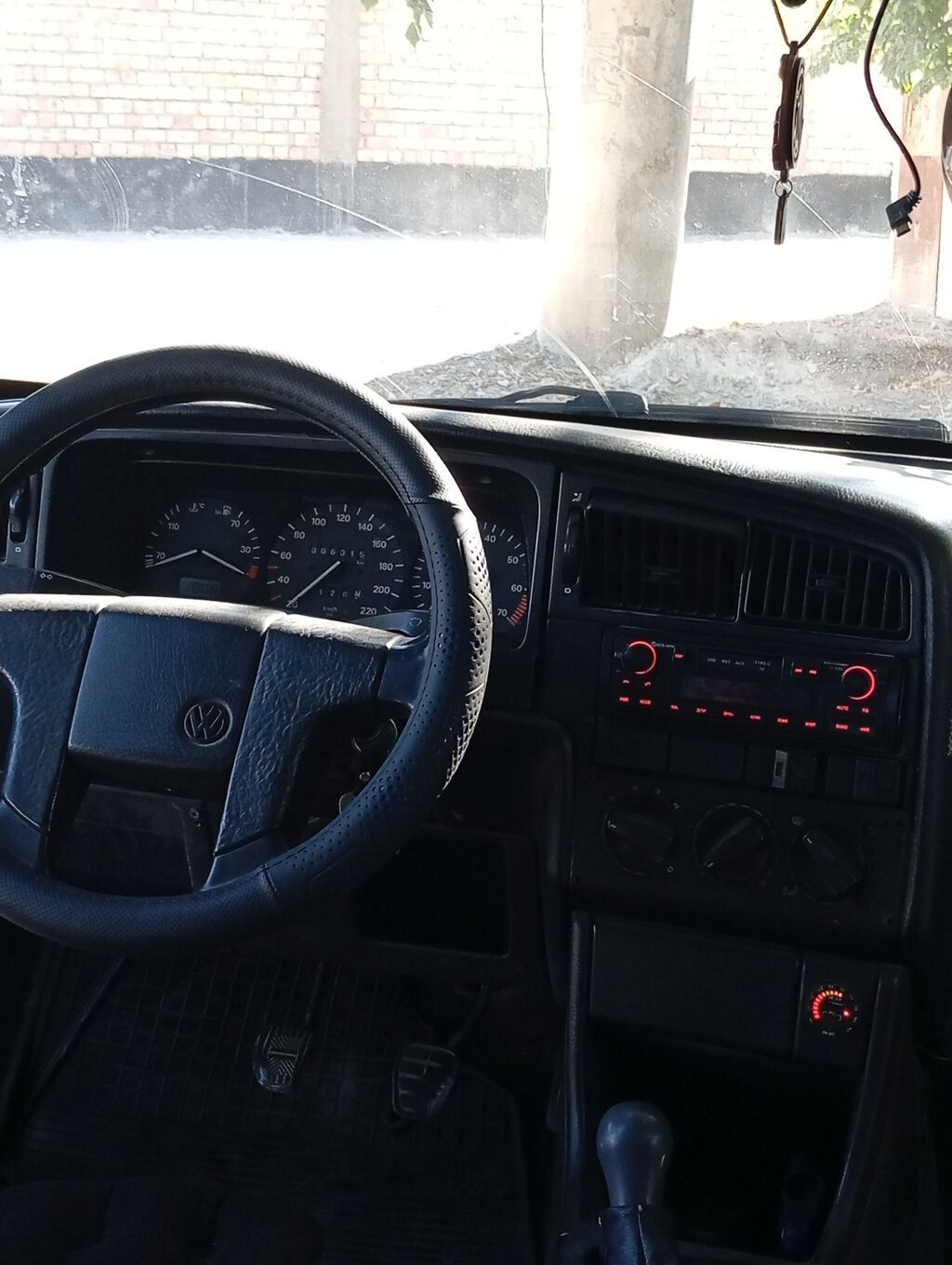 Volkswagen Passat: 1993 г., 1.8 л, Механика, Бензин, Универсал: фото 4
