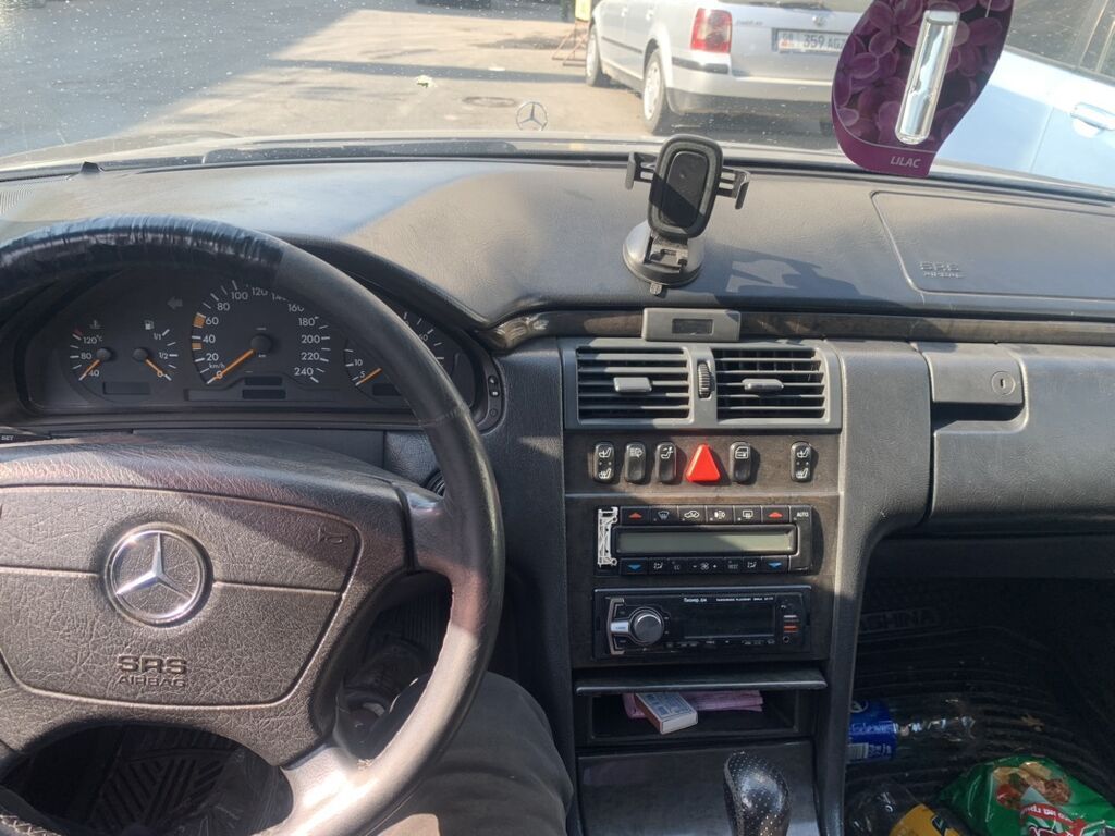 Mercedes-Benz E-Class: 1997 г., 2.3 л, Автомат, Бензин, Седан: фото 3
