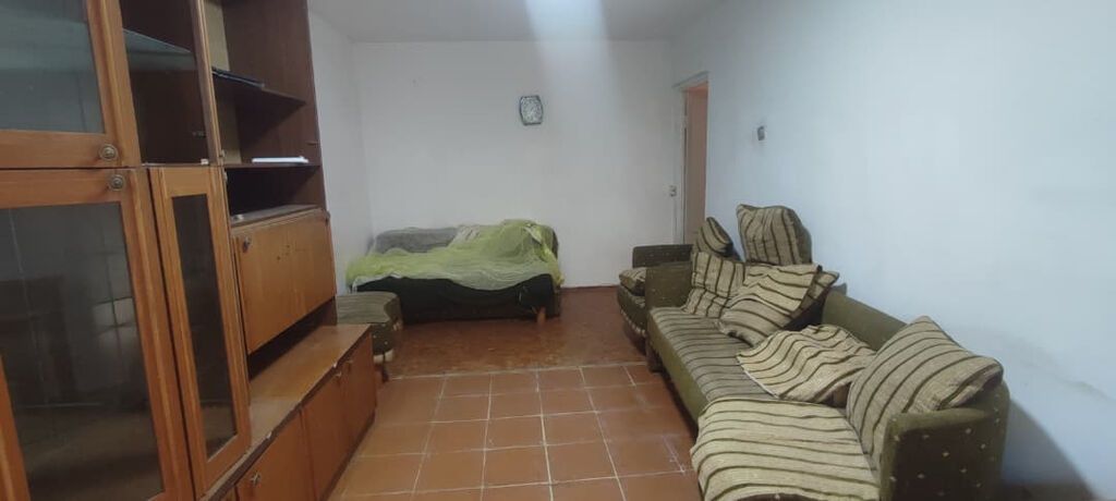 2 комнаты, 44 м², 6 мкр 104 серия, 3 этаж, Требуется ремонт: фото 1