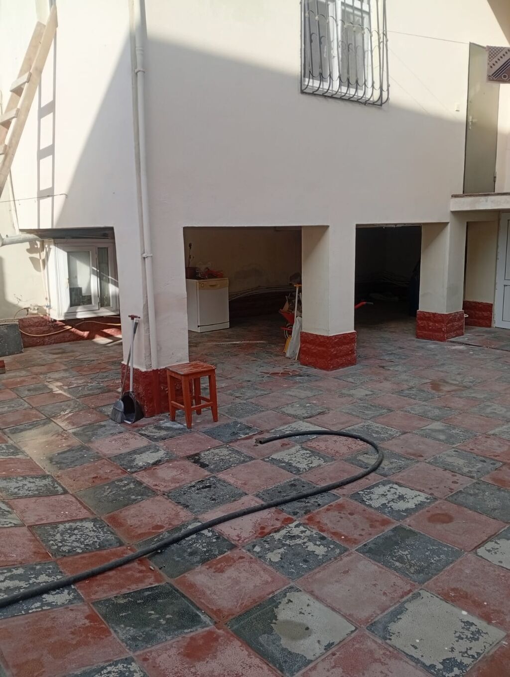 3 otaqlı, 140 kv. m