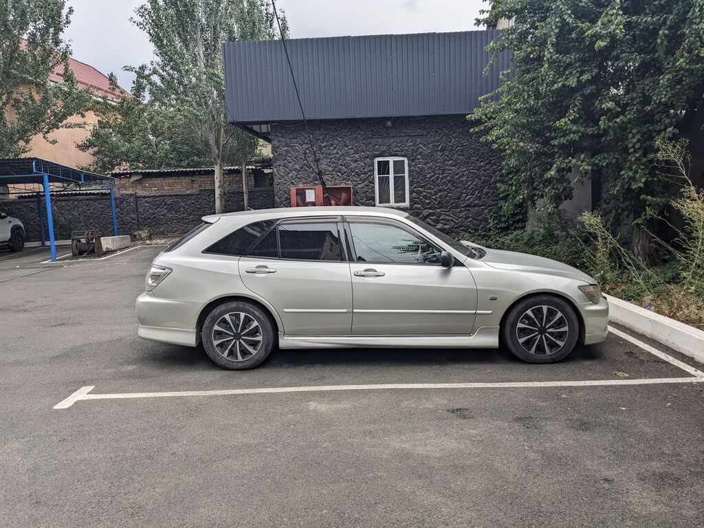 Toyota Altezza: 2003 г., 2 л, Автомат, Бензин, Универсал: фото 2