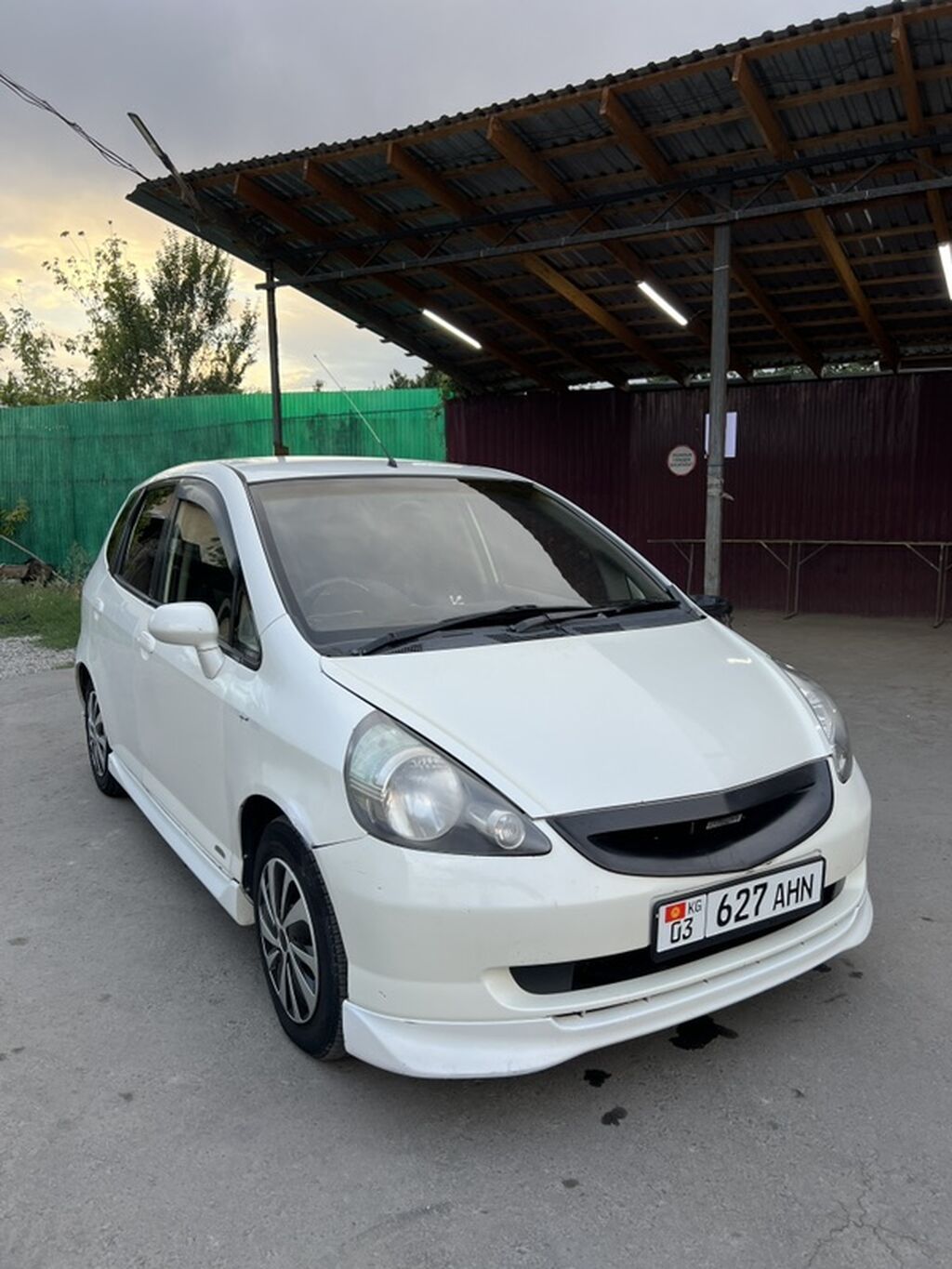 Honda Fit: 2002 г., 1.3 л, Автомат, Бензин, Хэтчбэк: фото 4