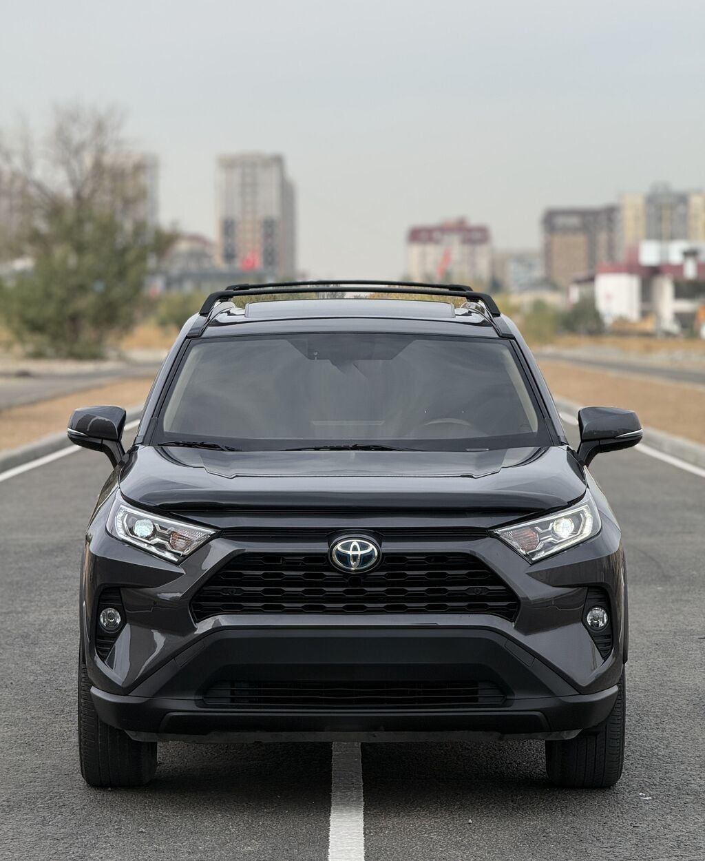 Toyota RAV4: 2019 г., 2.5 л, Автомат, Гибрид, Кроссовер: фото 2