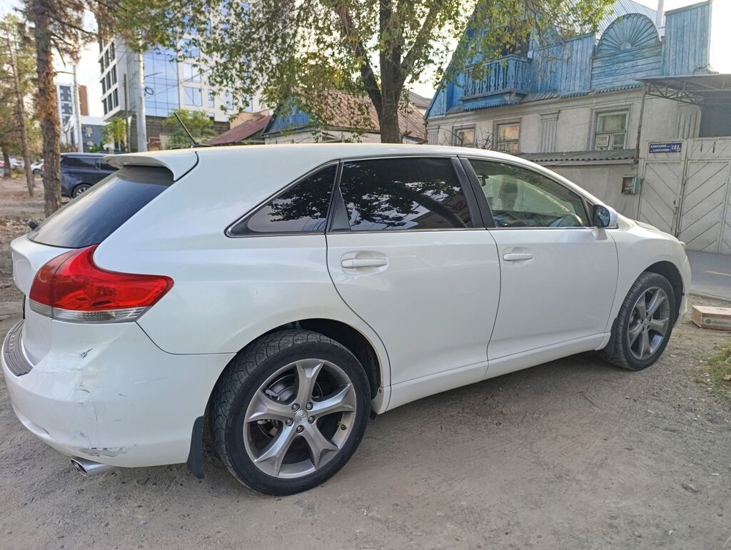 Toyota Venza: 2009 г., 2.7 л, Автомат, Бензин, Кроссовер: фото 3