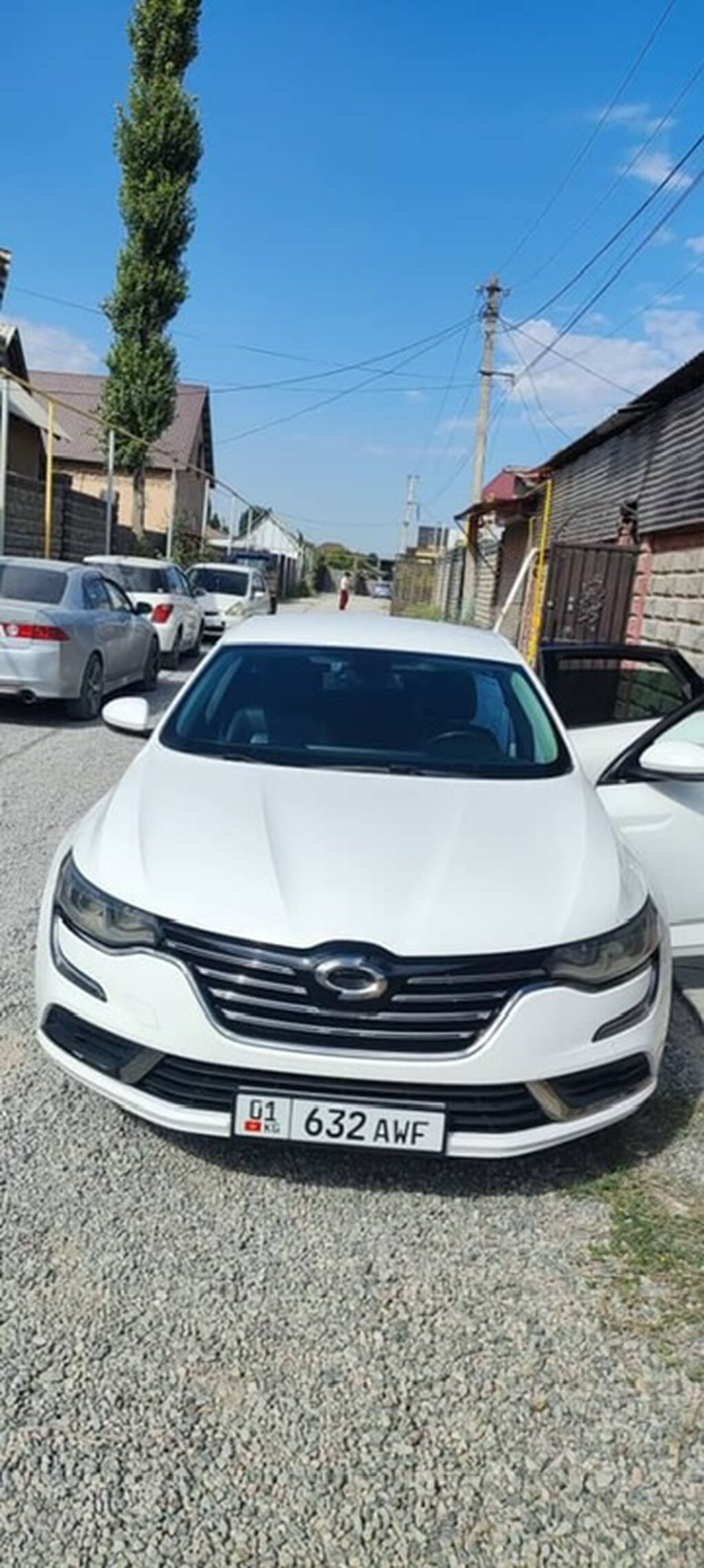 Renault Samsung SM6 (седан, белый) - Просторный кожаный салон: фото 4