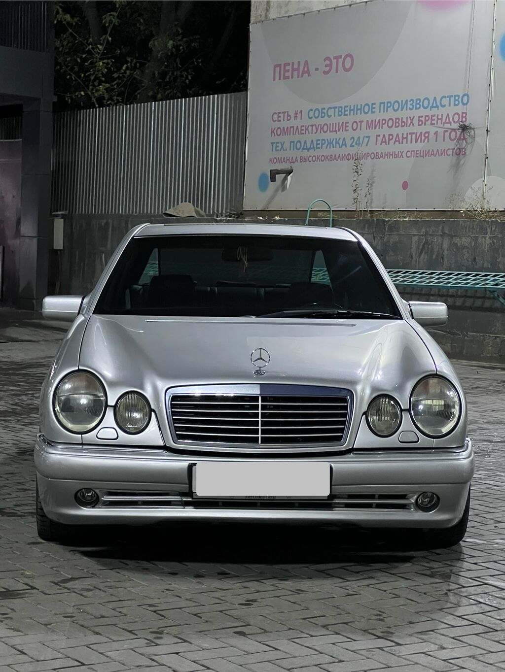 Mercedes-Benz E-Class: 1998 г., 4.3 л, Автомат, Бензин, Седан: фото 1