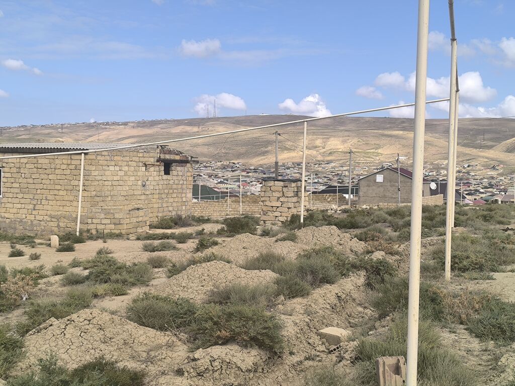 1 sot, Tikinti, Bələdiyyə