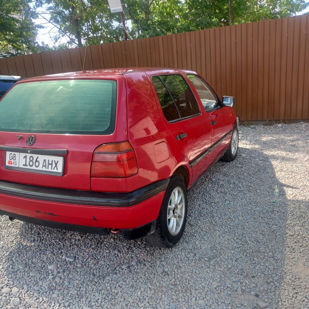 Volkswagen Golf: 1993 г., 1.4 л, Механика, Бензин, Хэтчбэк: фото 3