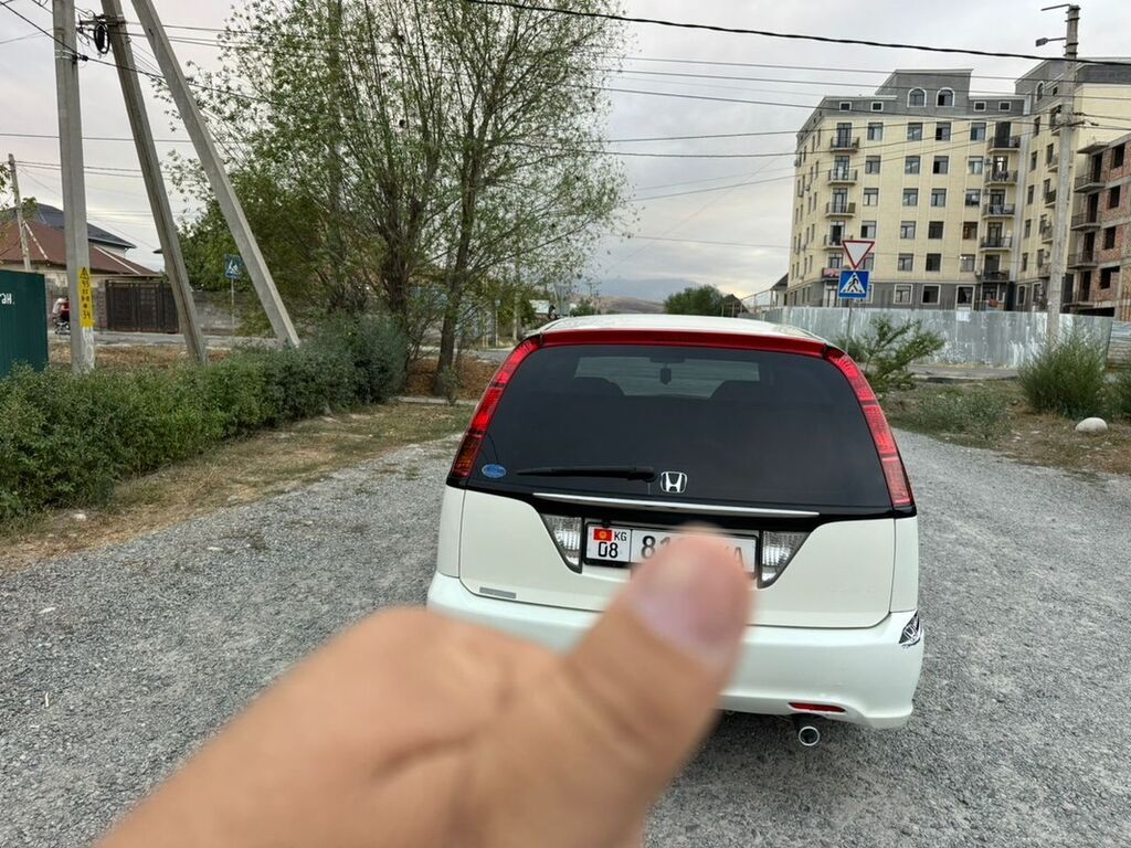 Honda Stream: 2003 г., 1.7 л, Автомат, Бензин, Минивэн: фото 2