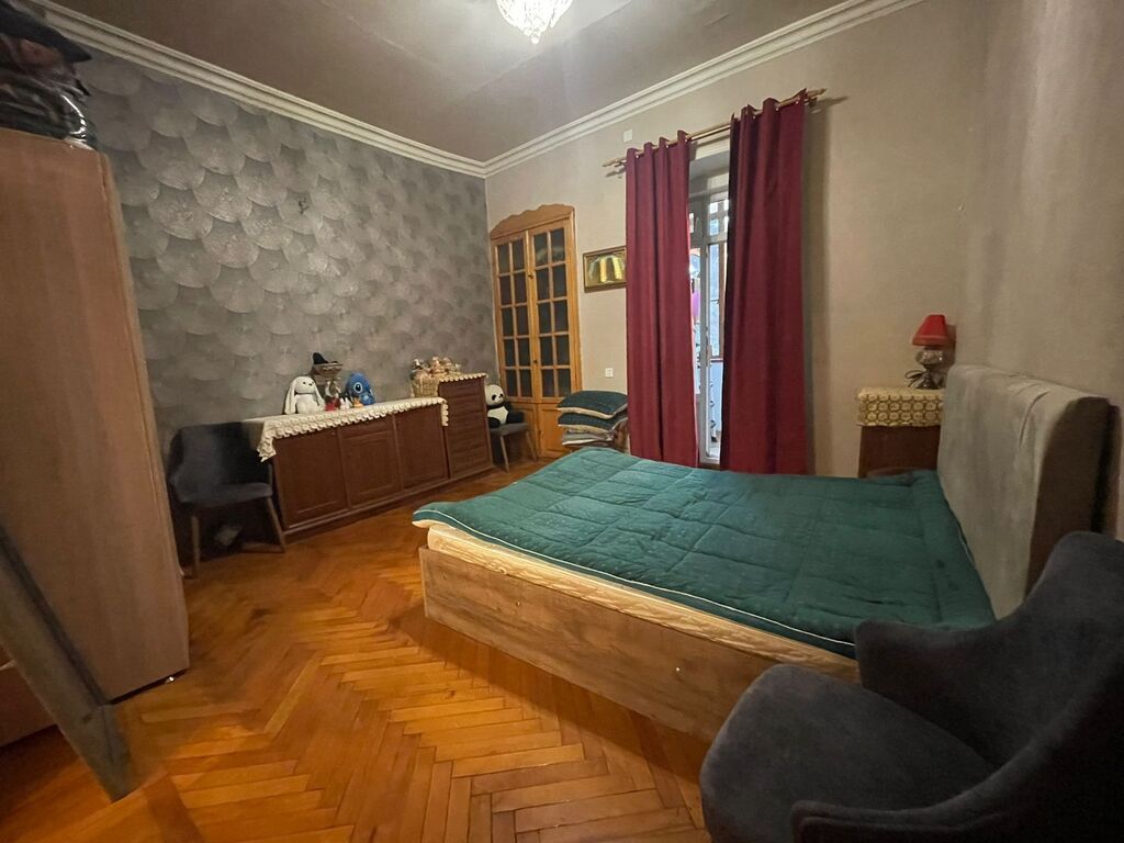 Bakı, 28 May, 4 otaqlı, Köhnə tikili, m. 28 may, 130 kv. m