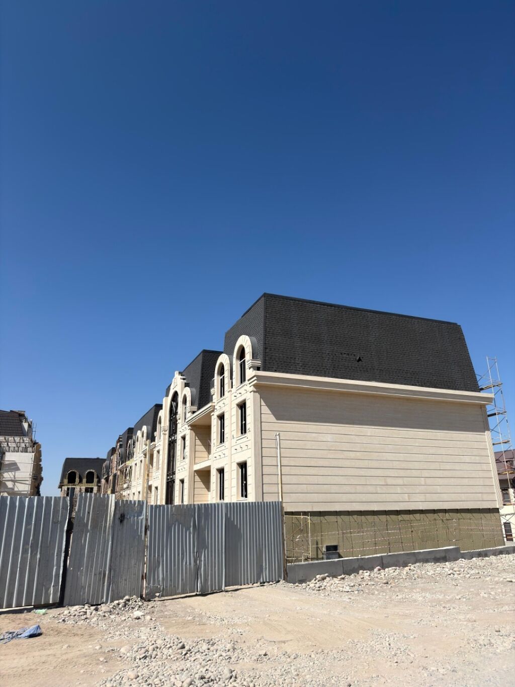 2 комнаты, 79 м², АУЦА Элитка, 3 этаж, ПСО (под самоотделку): фото 2