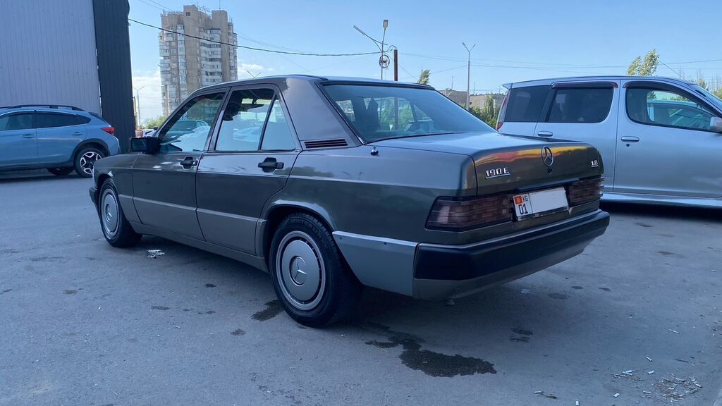 Mercedes-Benz 190: 1991 г., 1.8 л, Механика, Бензин, Седан: фото 4
