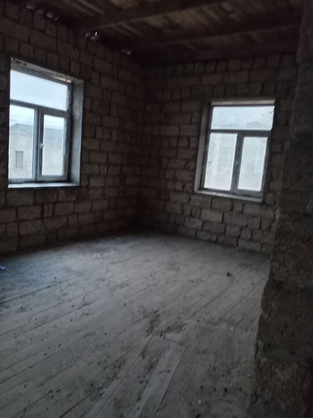 5 otaqlı, 180 kv. m, Kredit yoxdur, Təmirsiz