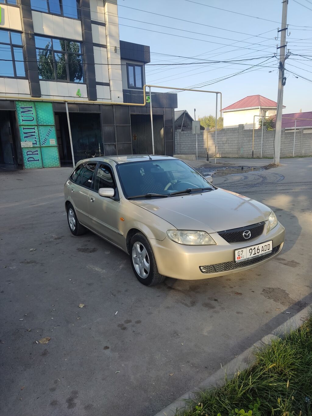 Mazda 323: 2002 г., 1.6 л, Механика, Бензин, Универсал: фото 1