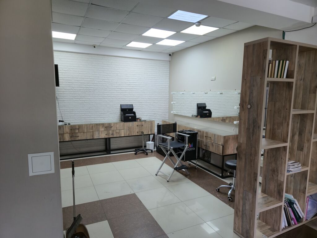 Аренда офисов, 140 м², В жилом комплексе