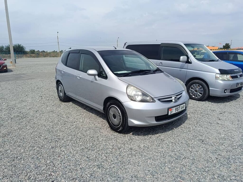 Honda Fit: 2003 г., 1.3 л, Автомат, Бензин, Хэтчбэк: фото 3