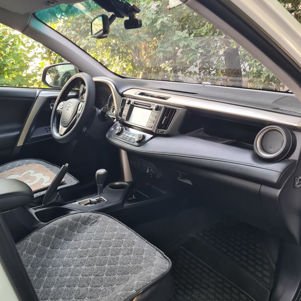 Toyota RAV4: 2014 г., 2.5 л, Автомат, Бензин, Кроссовер: фото 2