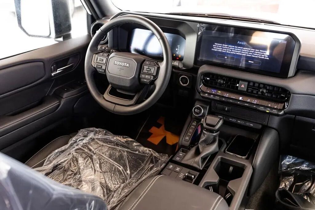 Toyota Land Cruiser Prado: 2024 г., 2.8 л, Автомат, Дизель, Внедорожник: фото 2