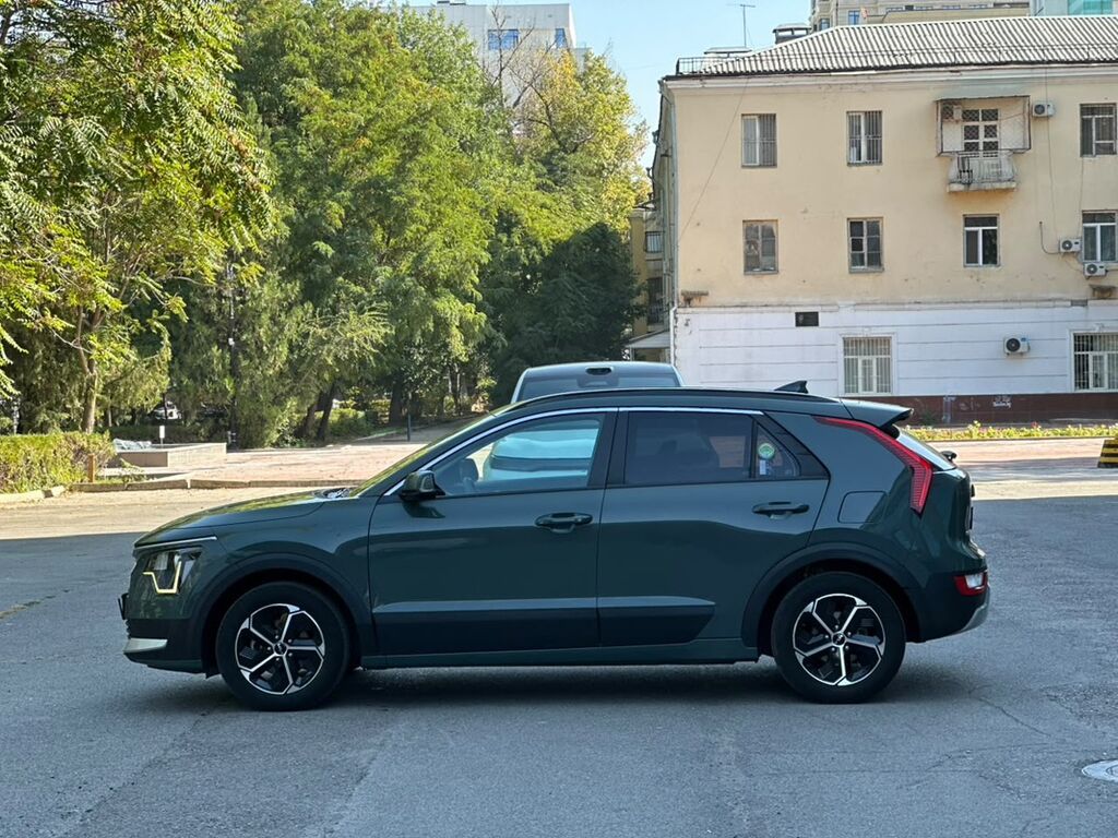 Kia Niro: 2022 г., 1.6 л, Гибрид, Кроссовер: фото 8