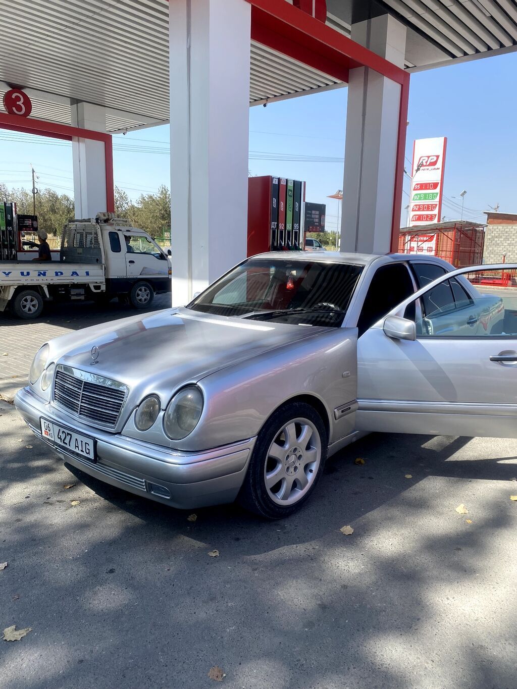 Mercedes-Benz E-Class: 1998 г., 3.2 л, Автомат, Бензин, Седан: фото 1