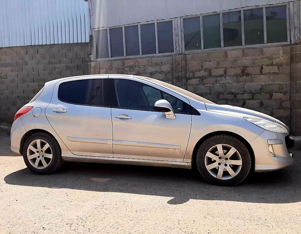 Peugeot 308: 2008 г., 1.6 л, Автомат, Бензин, Хэтчбэк: фото 3