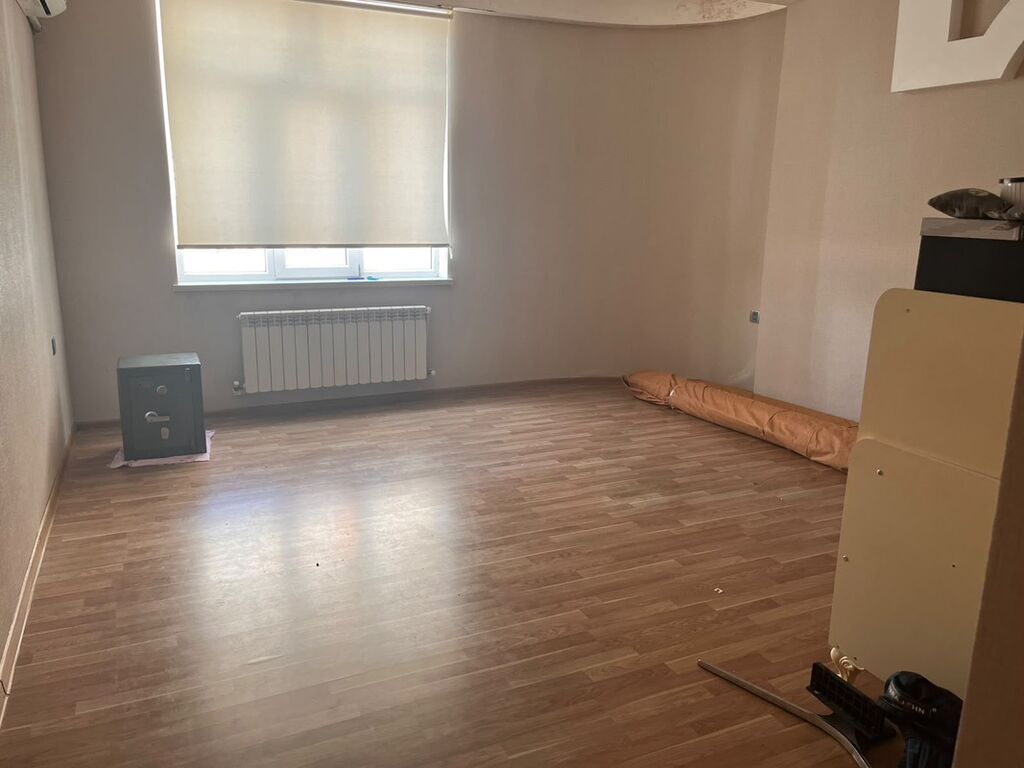 3 otaqlı, Yeni tikili, 132 kv. m