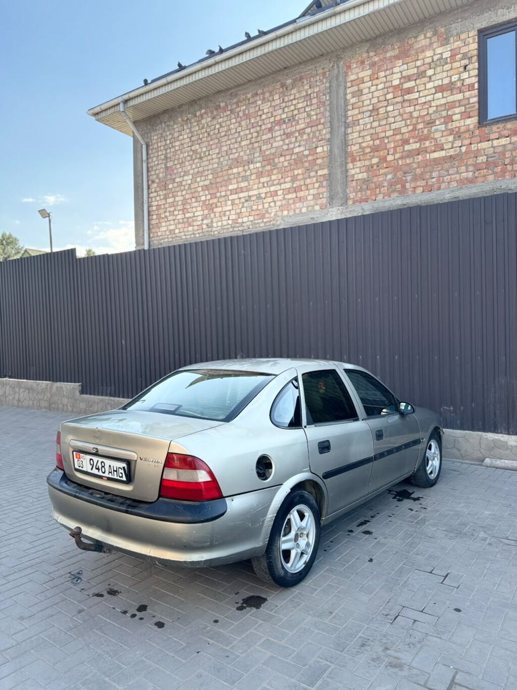 Opel Vectra: 1997 г., 1.6 л, Механика, Бензин, Седан: фото 3