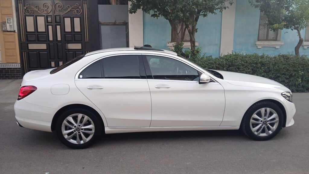 Mercedes-Benz C-Class: 2020 г., 2 л, Автомат, Бензин, Седан: фото 3