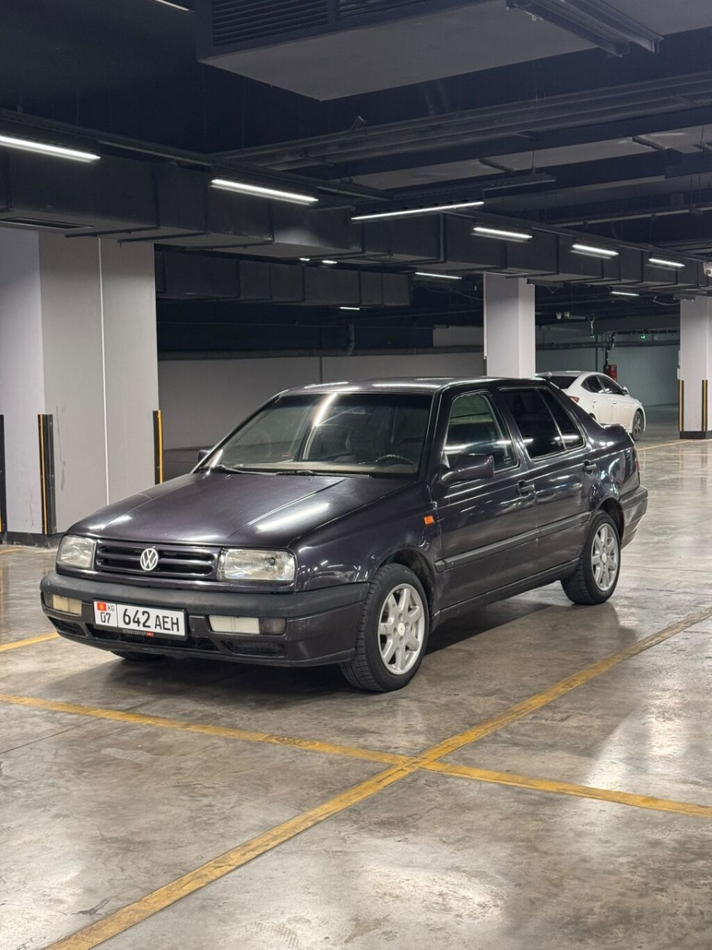 Volkswagen Vento: 1993 г., 1.8 л, Механика, Бензин, Седан: фото 3