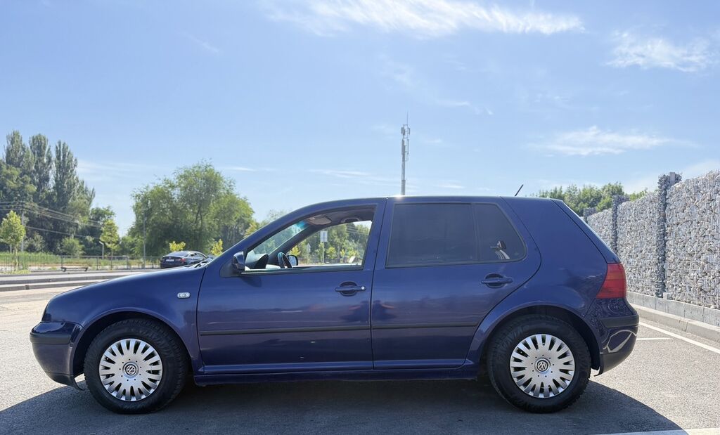 Volkswagen Golf: 2004 г., 1.6 л, Автомат, Бензин, Хэтчбэк: фото 2