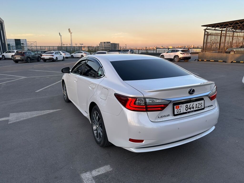 Lexus ES: 2017 г., 2.5 л, Автомат, Гибрид, Седан: фото 5