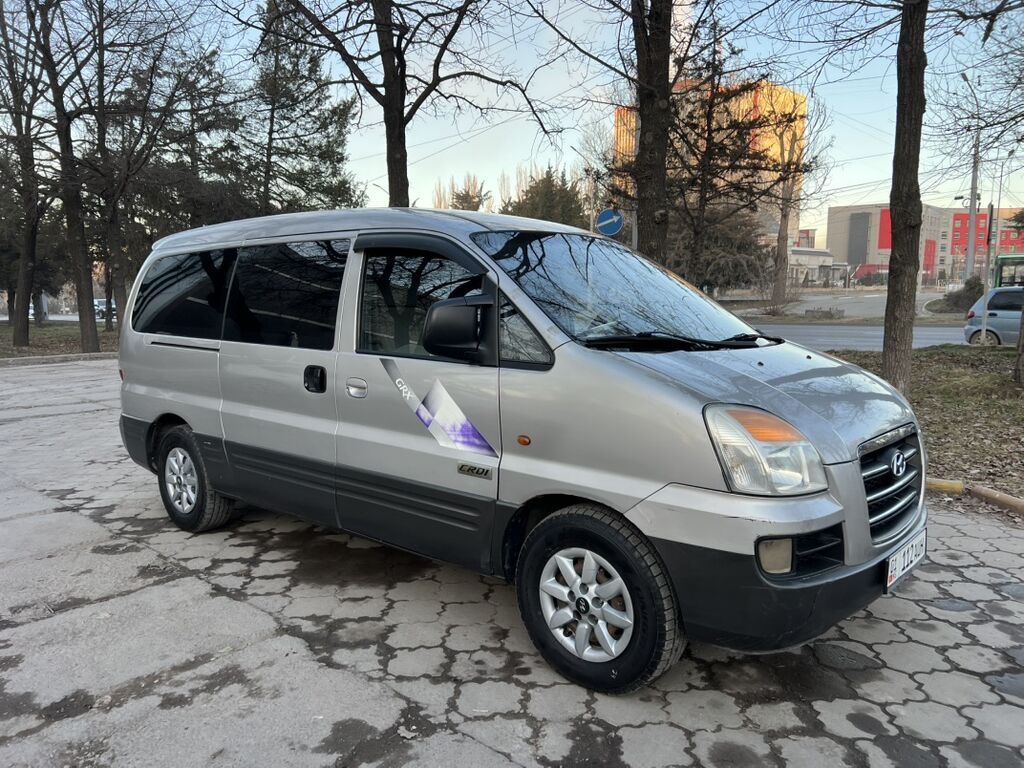 Hyundai H-1: 2007 г., 2.5 л, Автомат, Дизель, Минивэн: фото 1