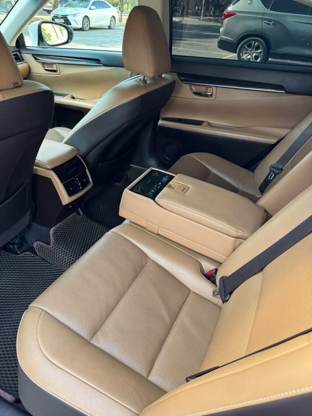 Lexus ES: 2016 г., 2.5 л, Автомат, Гибрид, Седан: фото 6