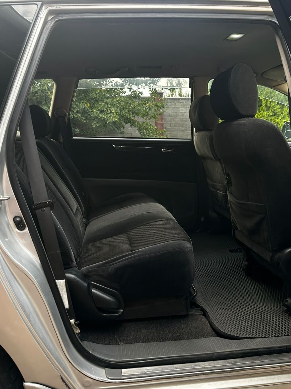 Toyota Ipsum: 2002 г., 2.4 л, Автомат, Бензин, Минивэн: фото 6