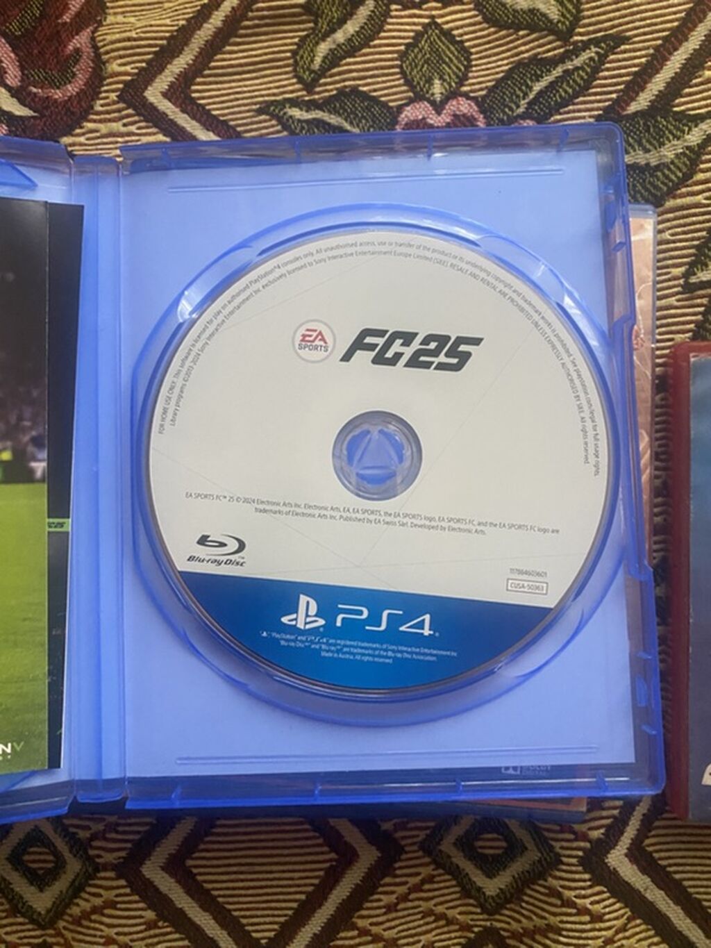 EA Sports FC 25 — диск для PlayStation 4 (Blu‑ray) в фирменном синем: фото 2