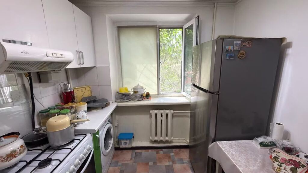 1 комната, 32 м², Золотой квадрат Индивидуалка, 1 этаж, Косметический ремонт: фото 2