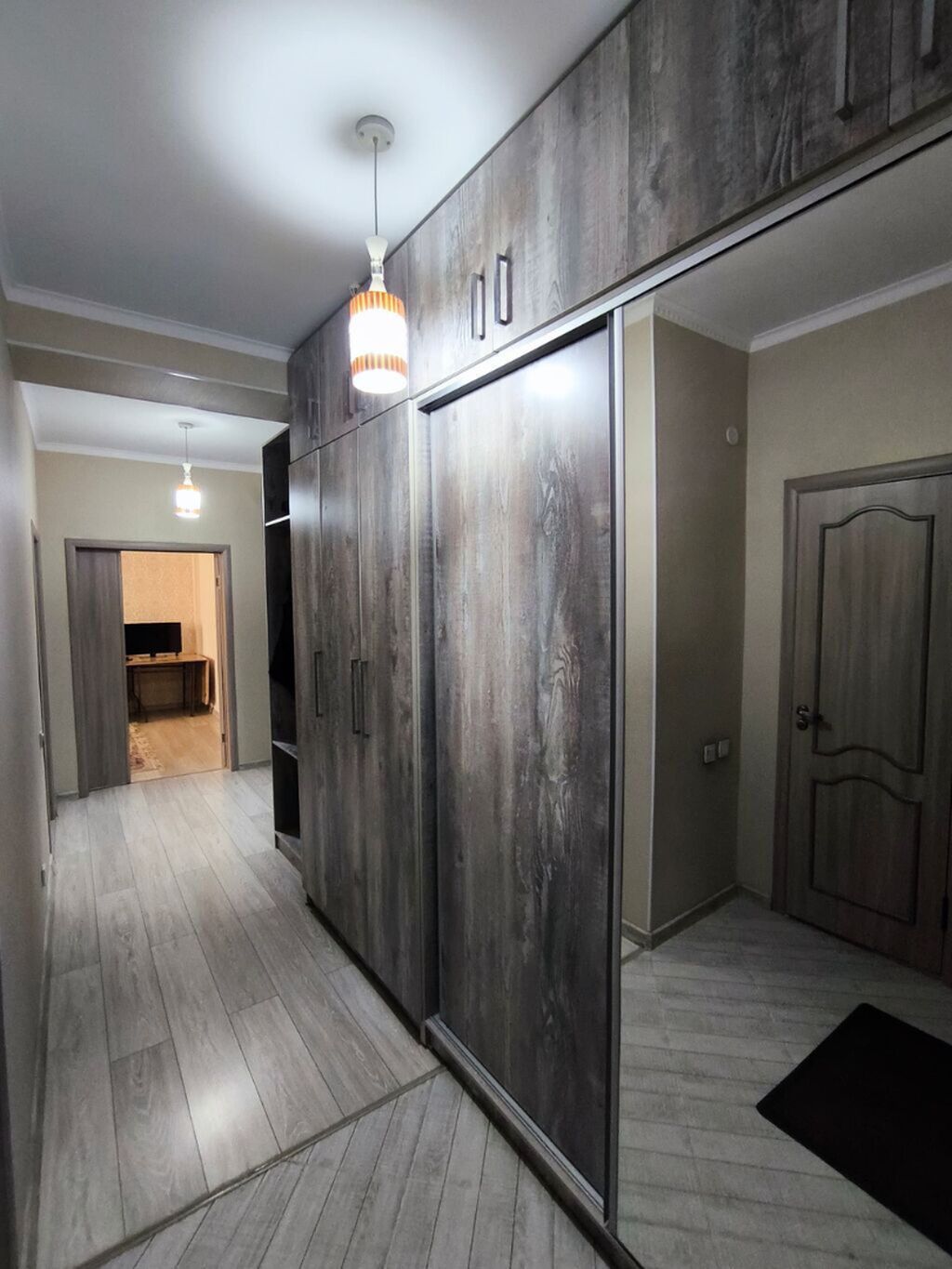 3 комнаты, 101 м², 6 мкр Элитка, 6 этаж, Дизайнерский ремонт: фото 1