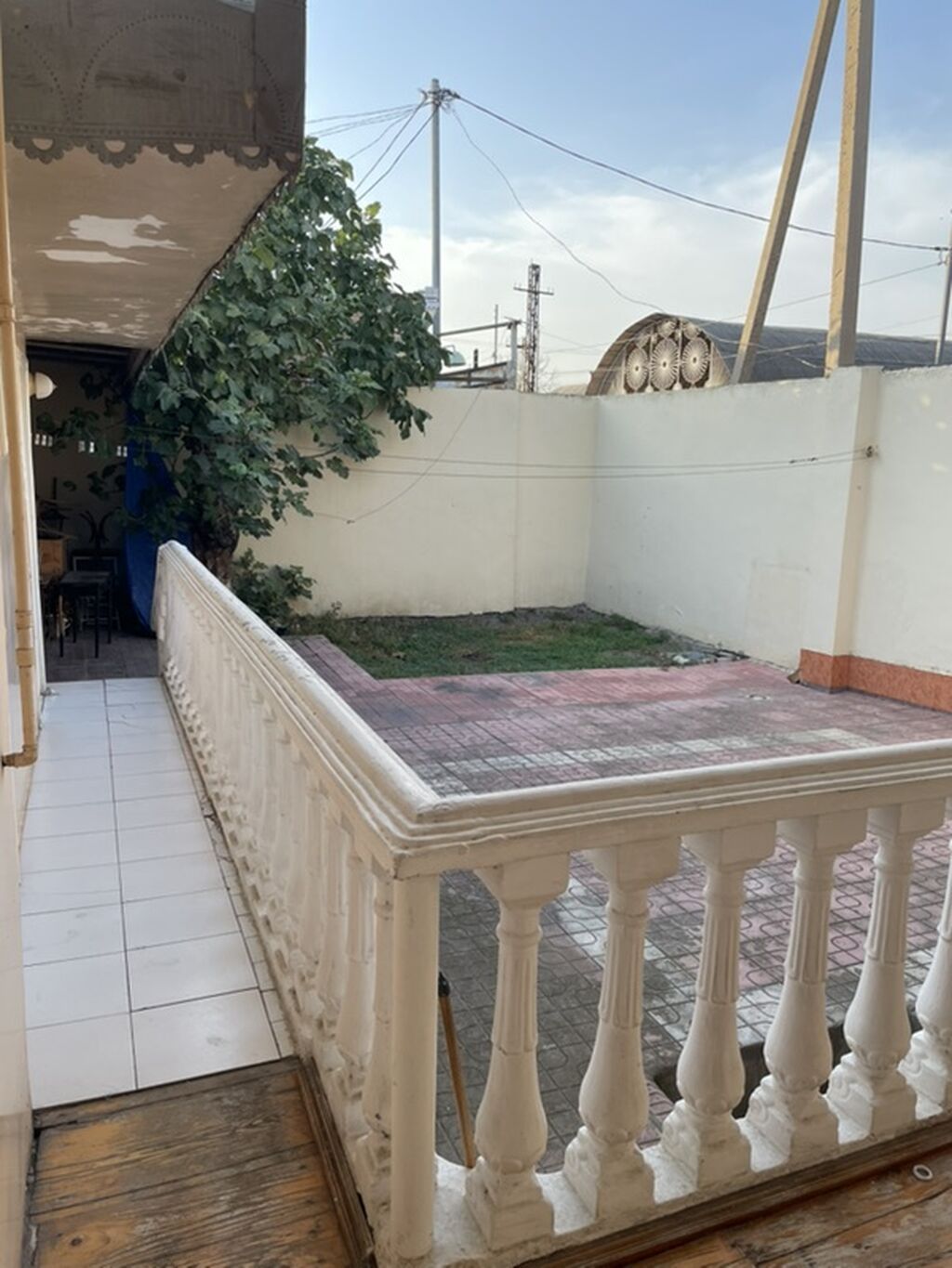 Gəncə şəhəri Ftaroy çasta 11nömrəli məktəbin yaxınlığı 3 yataq otağı 1