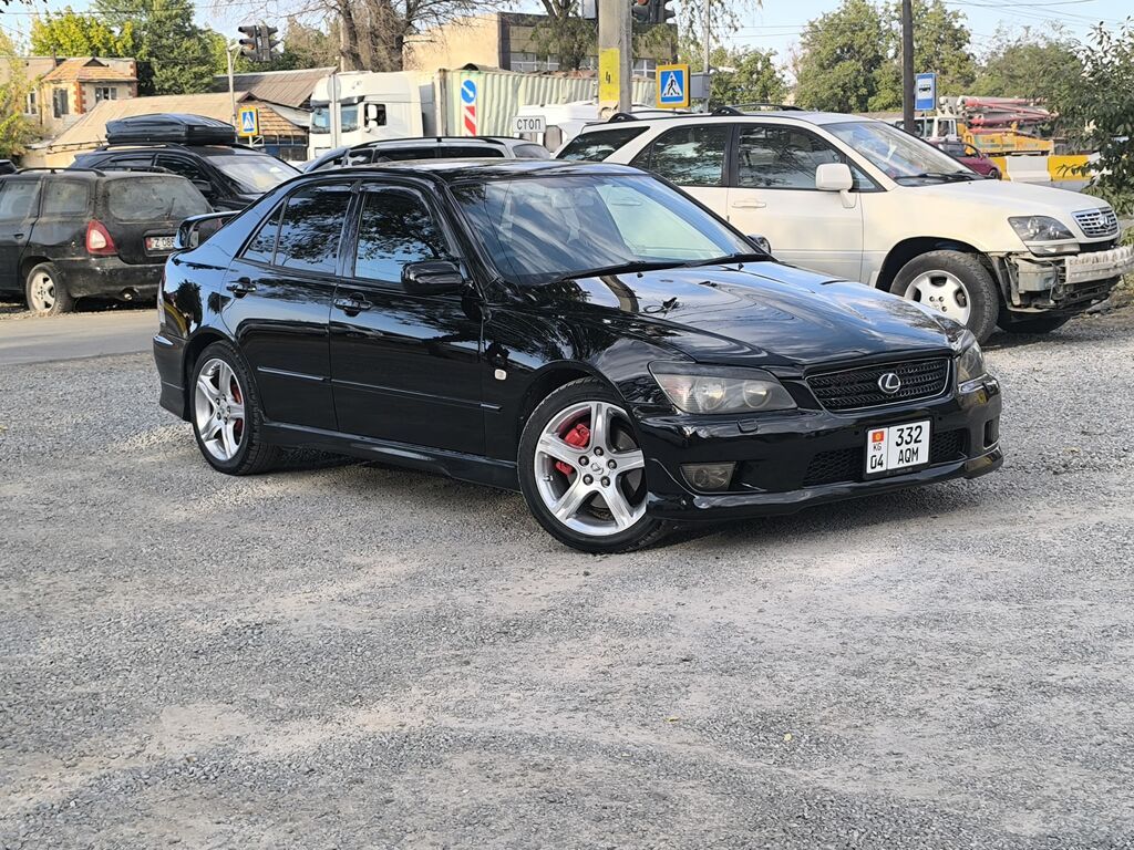 Toyota Altezza: 2003 г., 2 л, Автомат, Бензин, Седан: фото 2