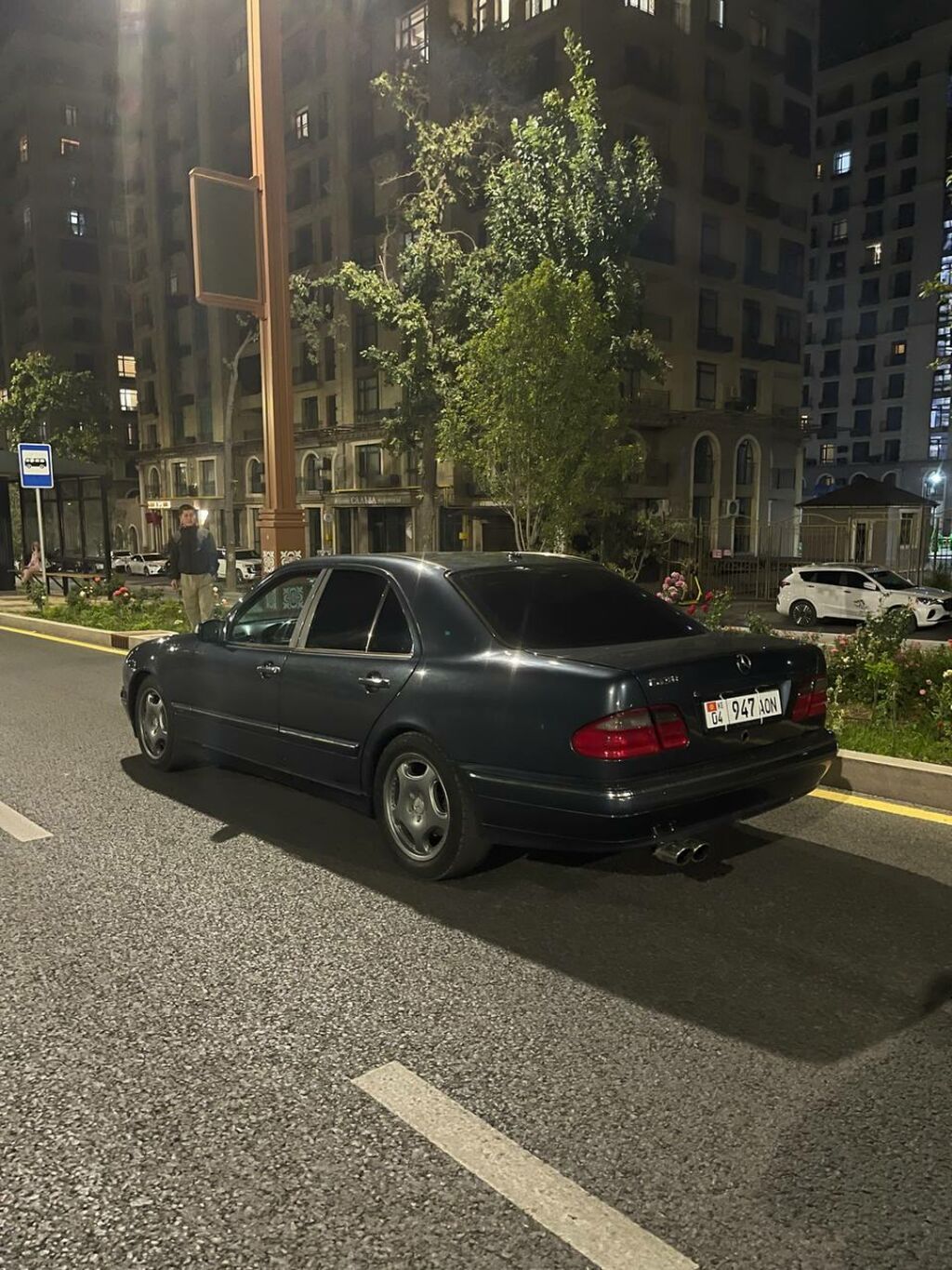 Mercedes-Benz E-Class: 2002 г., 4.3 л, Автомат, Бензин, Седан: фото 1